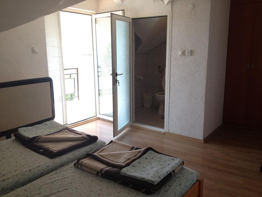 Guest House Lokoski Peštani 객실 사진